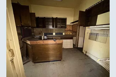 601 E Michalk Street, Thorndale, TX 76577 - Photo 7