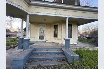 601 E Michalk Street, Thorndale, TX 76577 - Photo 3