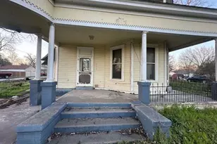 601 E Michalk St, Thorndale, TX 76577 - Photo 3