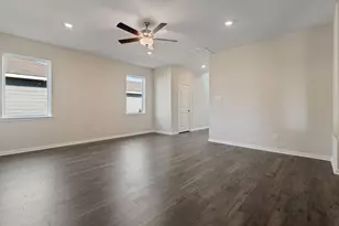 15870 Berry Hl Dr, Conroe, TX 77303 - Photo 3