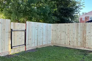 1602 Henninger St, Houston, TX 77023 - Photo 19