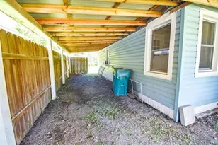 735 Highland Dr, Beaumont, TX 77705 - Photo 5