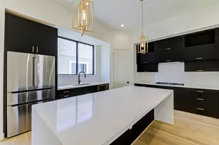 1803 Dunlavy St, Houston, TX 77006 - Photo 13