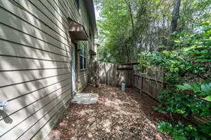 207 N Burberry Park Cir, The Woodlands, TX 77382 - Photo 25