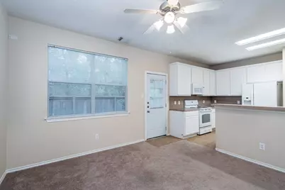 207 N Burberry Park Circle, The Woodlands, TX 77382 - Photo 11