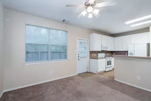 207 N Burberry Park Cir, The Woodlands, TX 77382 - Photo 13