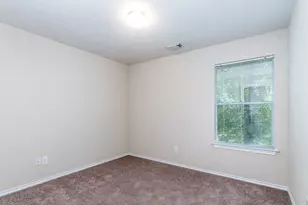 207 N Burberry Park Cir, The Woodlands, TX 77382 - Photo 19