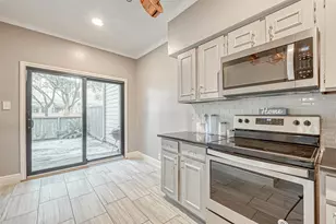 11733 Lakeside Pl Dr, Houston, TX 77077 - Photo 21