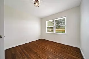 317 S 11th St, La Porte, TX 77571 - Photo 13