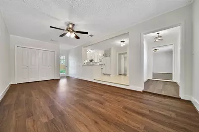 317 S 11th Street, La Porte, TX 77571 - Photo 5