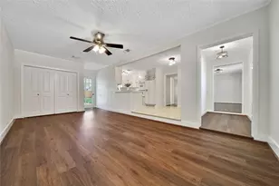 317 S 11th St, La Porte, TX 77571 - Photo 5