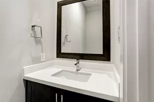 1309 Laird St, Houston, TX 77008 - Photo 9