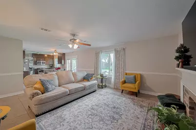 3426 Hidden Creek Drive, Sugar Land, TX 77479 - Photo 9