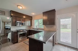 3426 Hidden Creek Dr, Sugar Land, TX 77479 - Photo 15