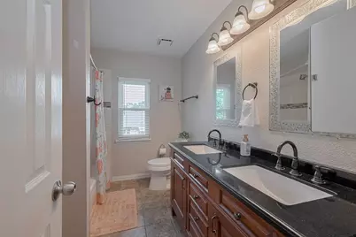 3426 Hidden Creek Drive, Sugar Land, TX 77479 - Photo 23