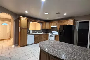 5753 Pinehurst Dr, Montgomery, TX 77316 - Photo 5