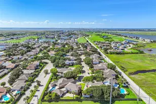 20 Campeche Estates Dr, Galveston, TX 77554 - Photo 49