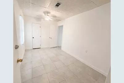 9113 Oak Knoll Lane, Houston, TX 77078 - Photo 15