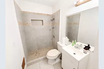 9113 Oak Knoll Lane, Houston, TX 77078 - Photo 17