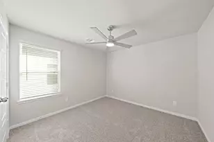 835 Red Oakland Dr, Houston, TX 77090 - Photo 9