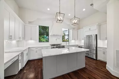 1059 W 16th Street, Houston, TX 77008 - Photo 3