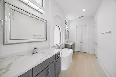 1059 W 16th Street, Houston, TX 77008 - Photo 17