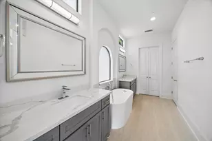 1059 W 16th St, Houston, TX 77008 - Photo 17