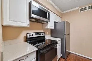 10615 Briar Forest Dr, Houston, TX 77042 - Photo 23