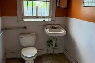 909 W Little York Rd, Houston, TX 77091 - Photo 9