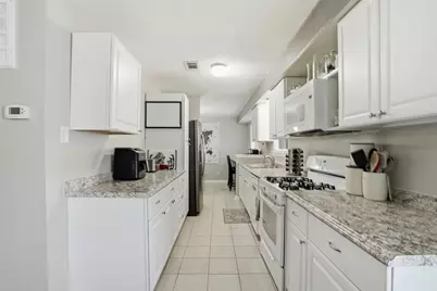 914 Temple Circle, Hitchcock, TX 77563 - Photo 7