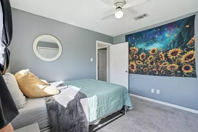 914 Temple Circle, Hitchcock, TX 77563 - Photo 13