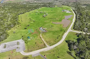 914 Temple Cir, Hitchcock, TX 77563 - Photo 17