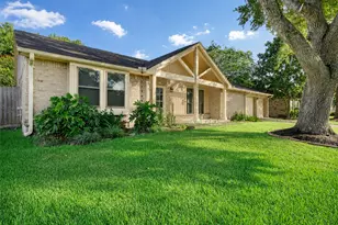 1208 Piney Woods Dr, Friendswood, TX 77546 - Photo 11