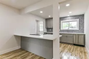 2014 15th Ave N, Texas City, TX 77590 - Photo 9