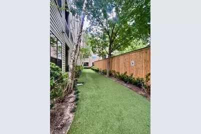 206 McGowen Street #1408, Houston, TX 77006 - Photo 15