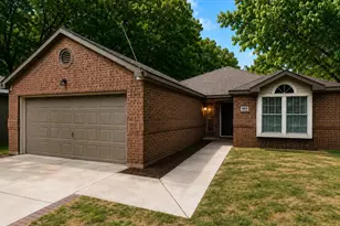 600 Spruce Dr, Conroe, TX 77302 - Photo 1
