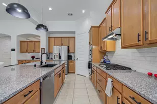 13812 N Lake Branch Ln, Houston, TX 77044 - Photo 9