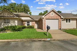 702 W Country Grove Cir, Pearland, TX 77584 - Photo 1