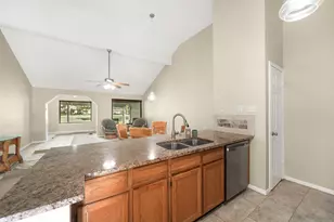 702 W Country Grove Cir, Pearland, TX 77584 - Photo 7