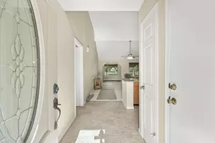 702 W Country Grove Cir, Pearland, TX 77584 - Photo 3