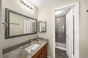 702 W Country Grove Cir, Pearland, TX 77584 - Photo 11