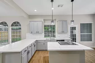 8827 Lawncliff Ln, Houston, TX 77040 - Photo 5