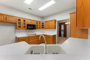 423 Tallow Dr, Conroe, TX 77385 - Photo 13