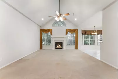 423 Tallow Drive, Conroe, TX 77385 - Photo 9