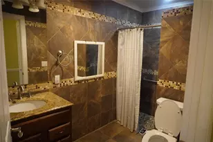 7506 Dearborn St, Houston, TX 77055 - Photo 9