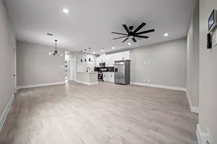 929 Green Meadow Ln, Houston, TX 77091 - Photo 3