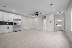 929 Green Meadow Ln, Houston, TX 77091 - Photo 5