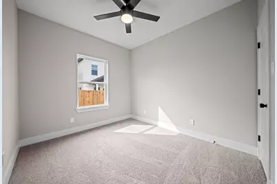 929 Green Meadow Lane #B, Houston, TX 77091 - Photo 15
