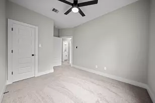 929 Green Meadow Ln, Houston, TX 77091 - Photo 27