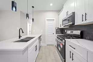929 Green Meadow Ln, Houston, TX 77091 - Photo 3